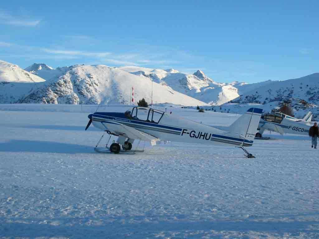 Avions prives Sur Skis, évidemment!