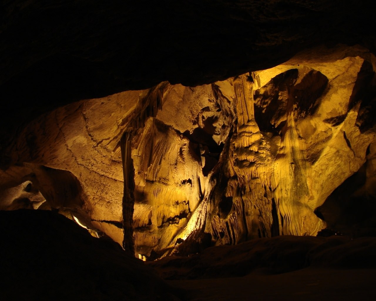 Cavernes et Grottes Grotte des Moidons