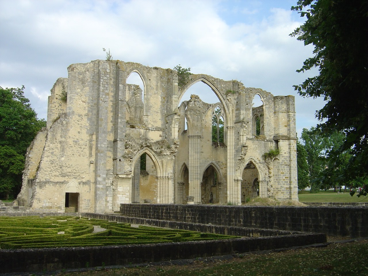 Ruines et Vestiges Ruines de l'Abbaye du Lys à Dammarie-Les-Lys (77)