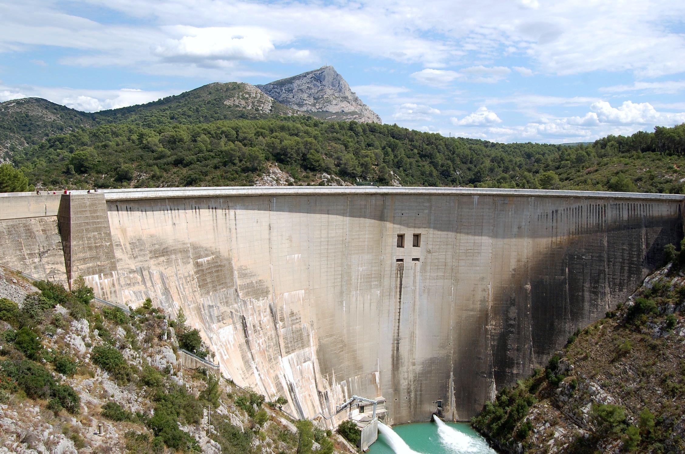 Barrages et Ecluses Le barrage de Bimont