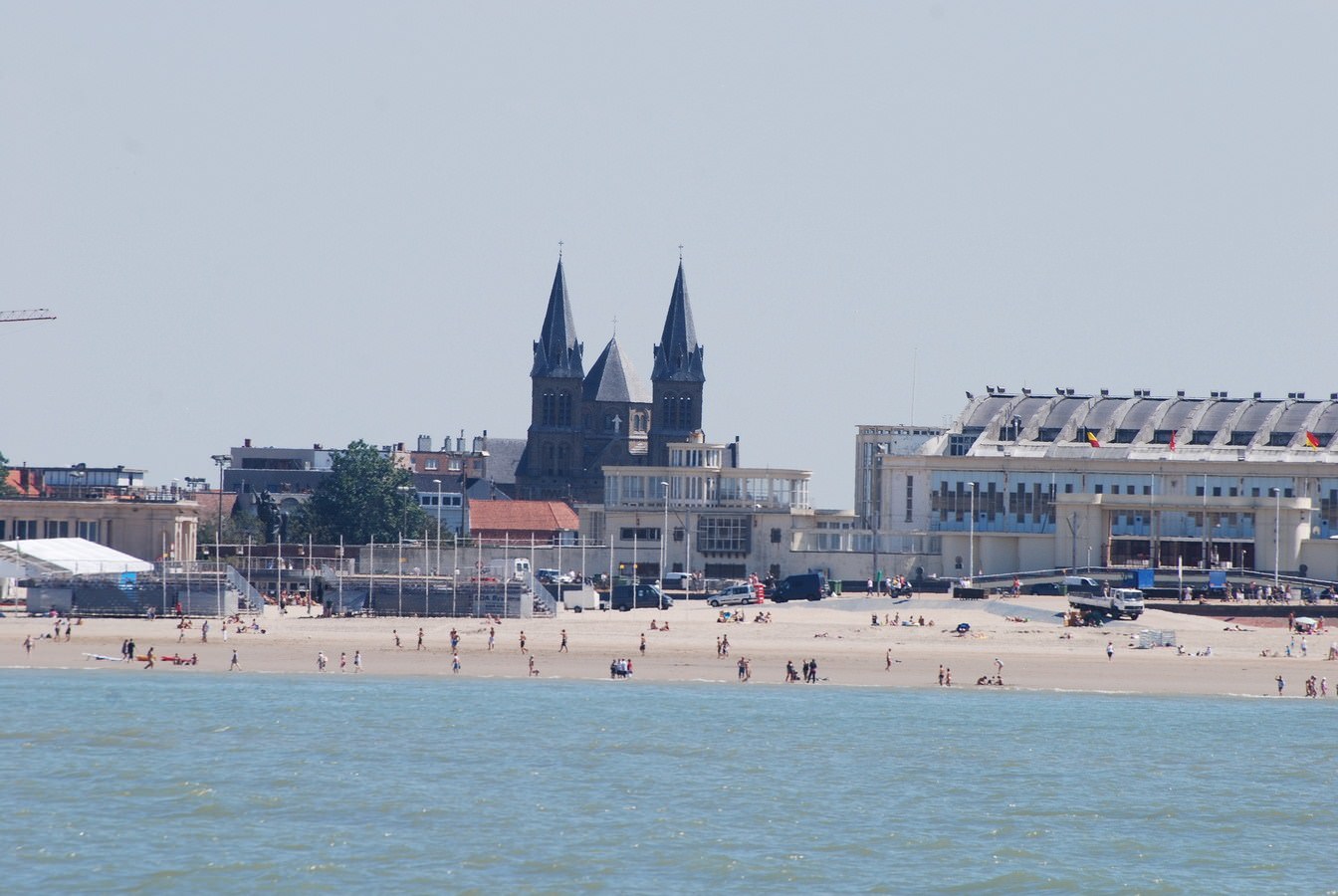 Belgique Plage d'Ostende vu de la mer du nord