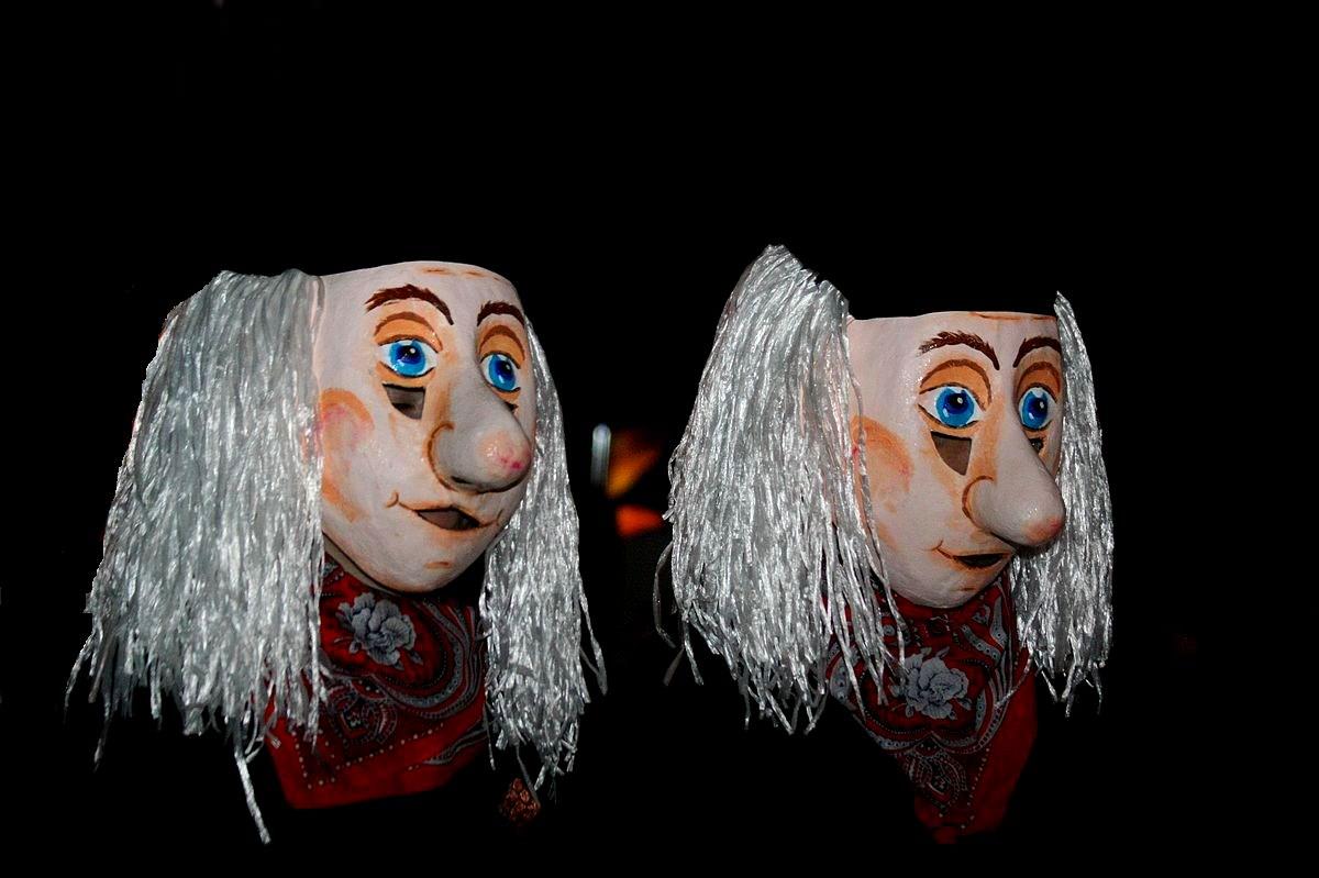 Carnavals Masques jumeaux dans la nuit...