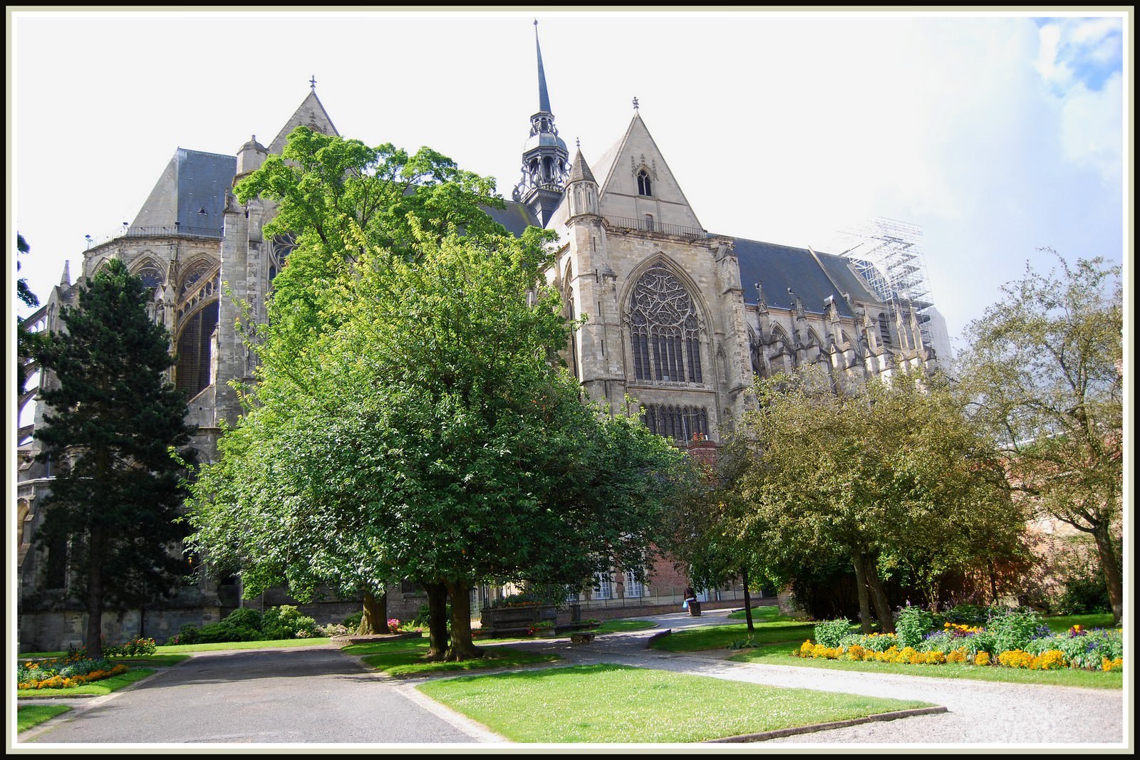 Edifices Religieux Basilique de Saint-Quentin (02)