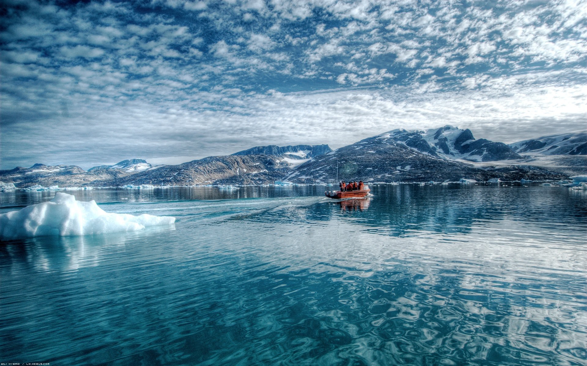 Icebergs Réflections sur la mer arctique