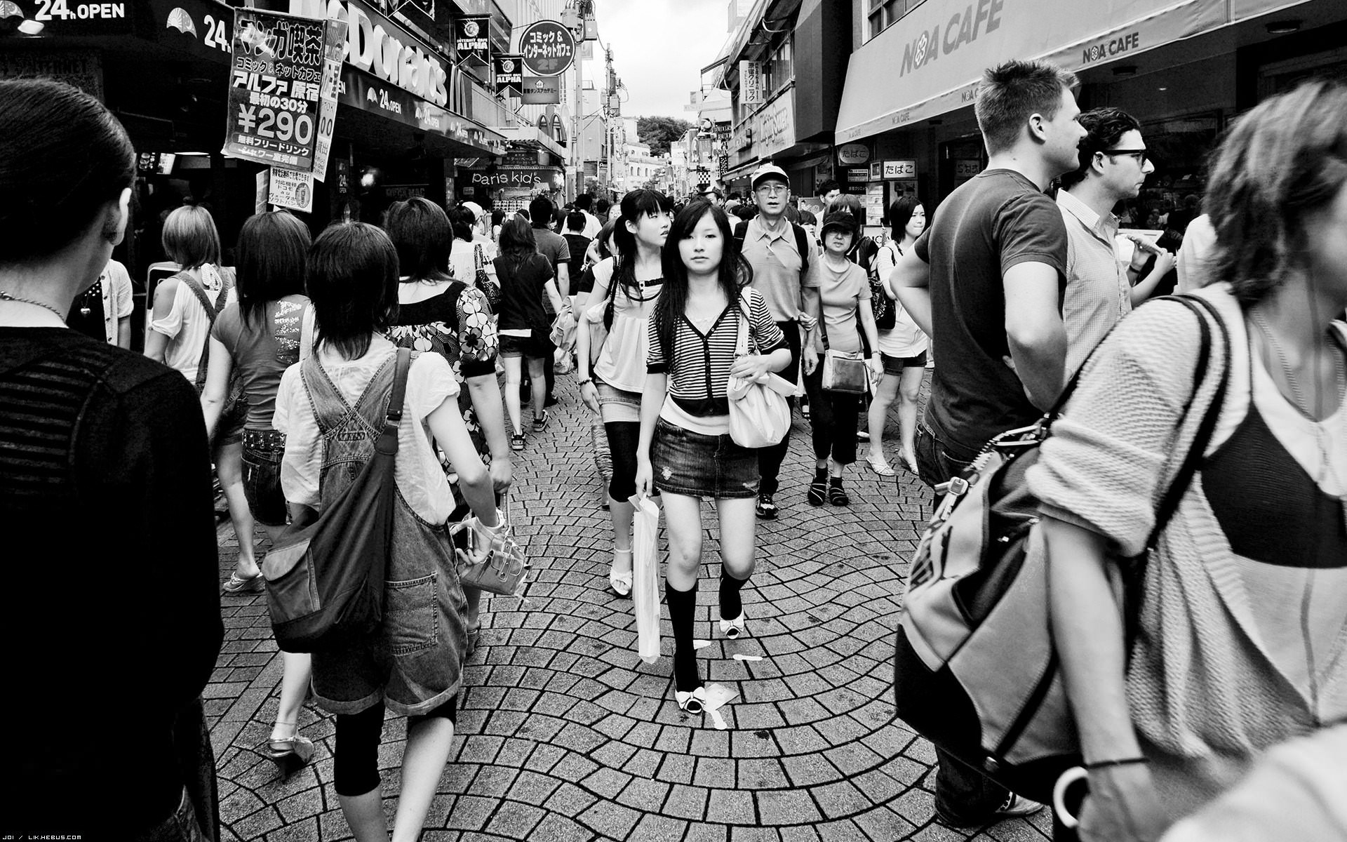 Japon Passants dans une rue japonaise
