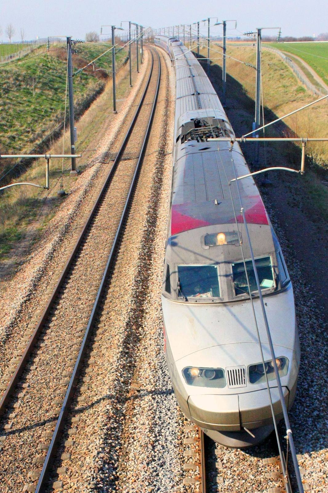 Trains TGV rouge
