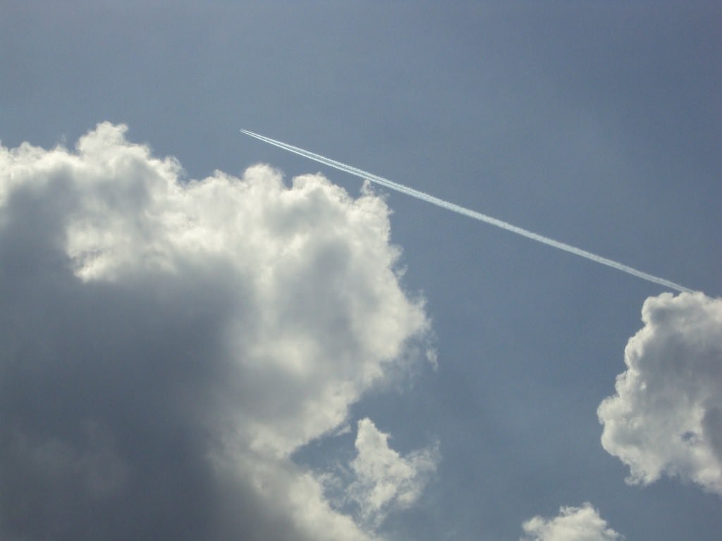Avions de ligne nuages et avion