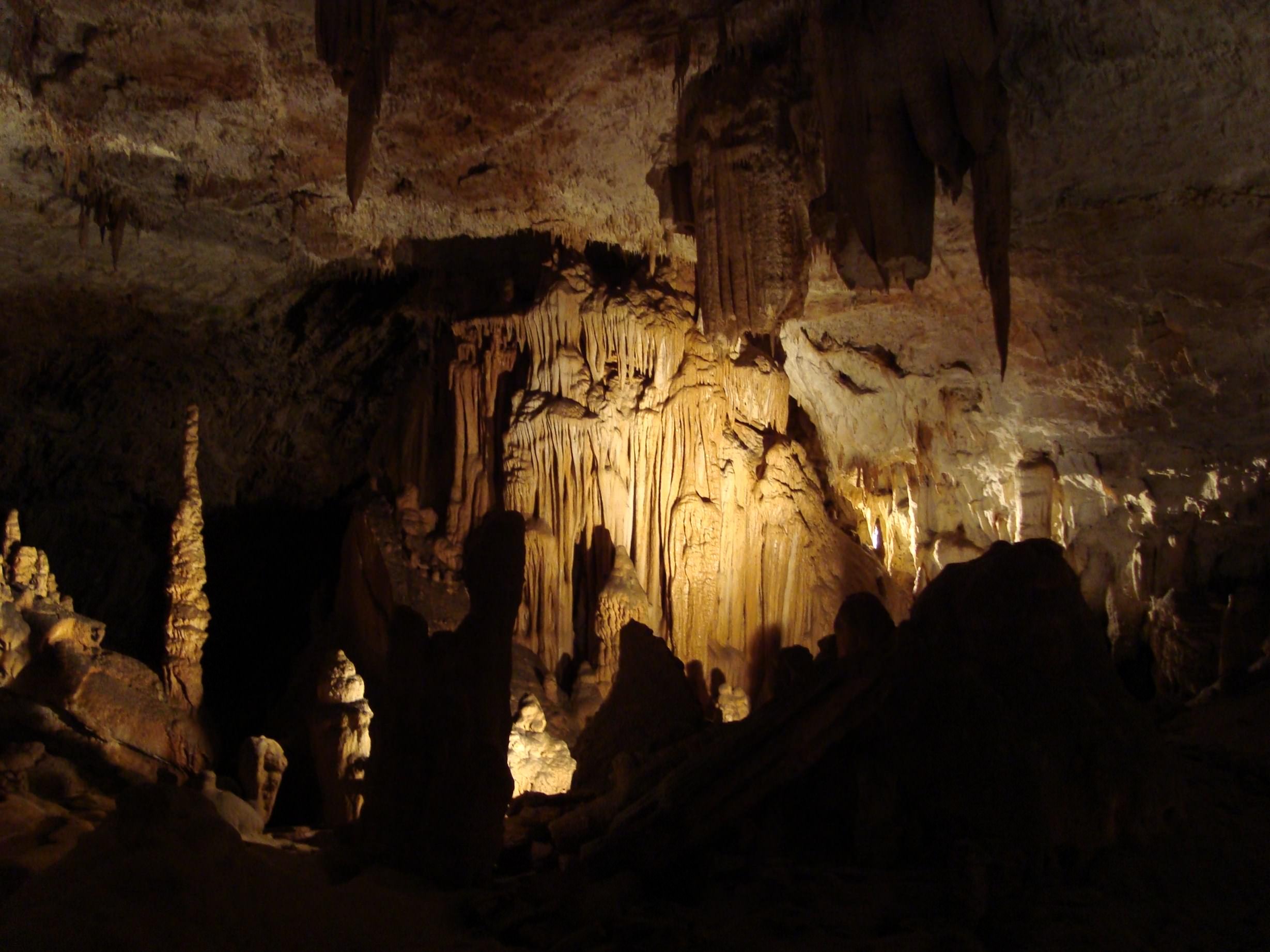 Cavernes et Grottes grotte des moidons (jura)