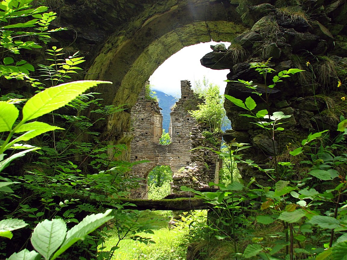 Ruines et Vestiges Abbaye de St Orens