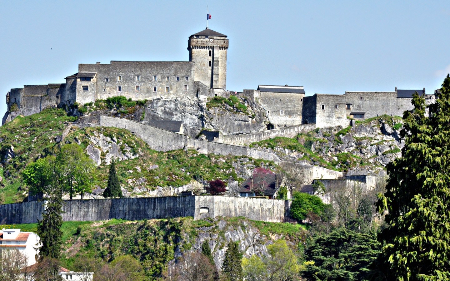 Chateaux et Palais Le Chateau Fort de LOURDES Htes Pyrénées