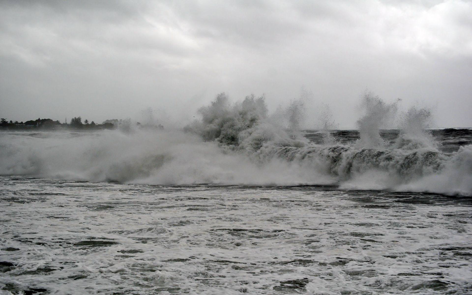 Cyclones et Tornades Les vagues d'OLI