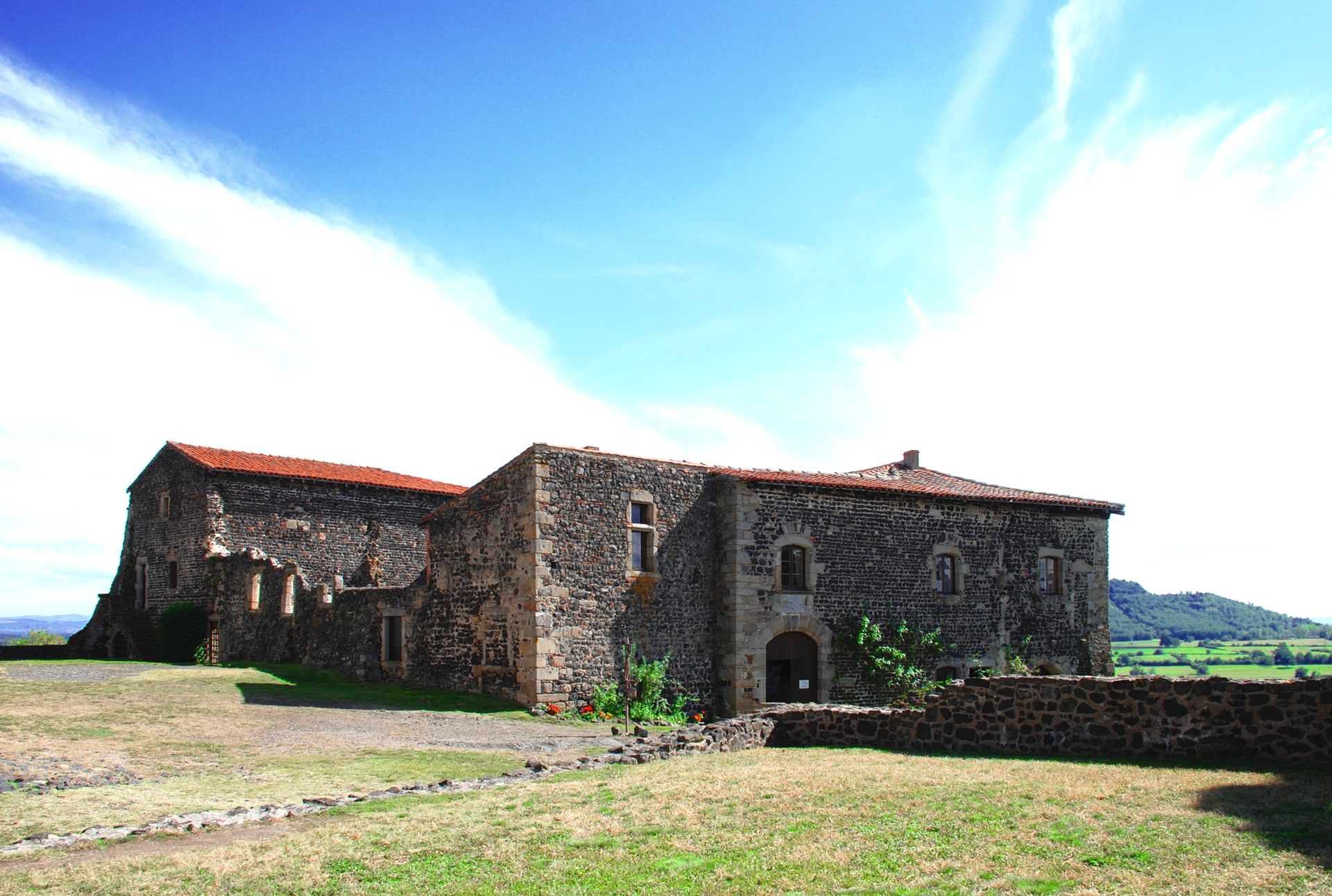 Edifices Monastere de Monverdun