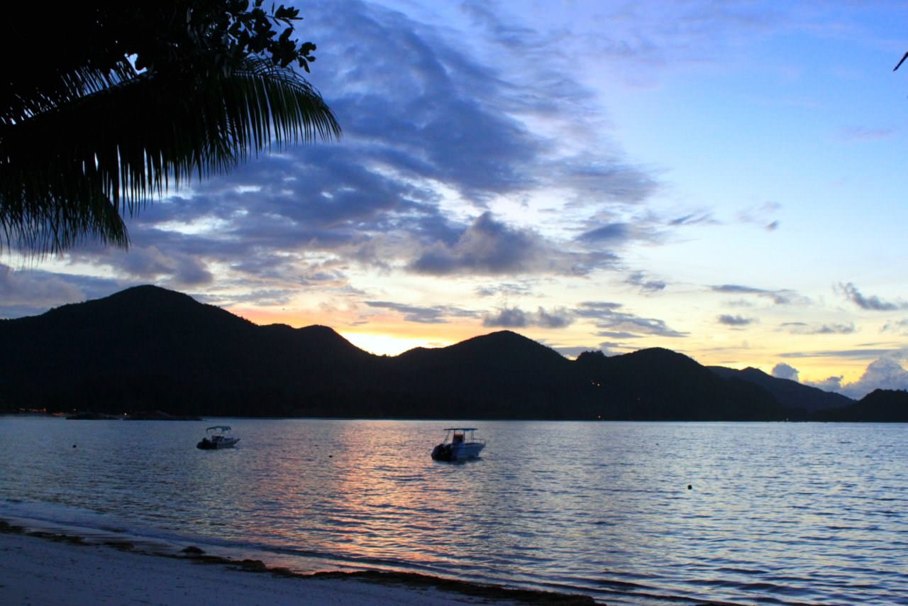 Les Seychelles Coucher de soleil sur Praslin 