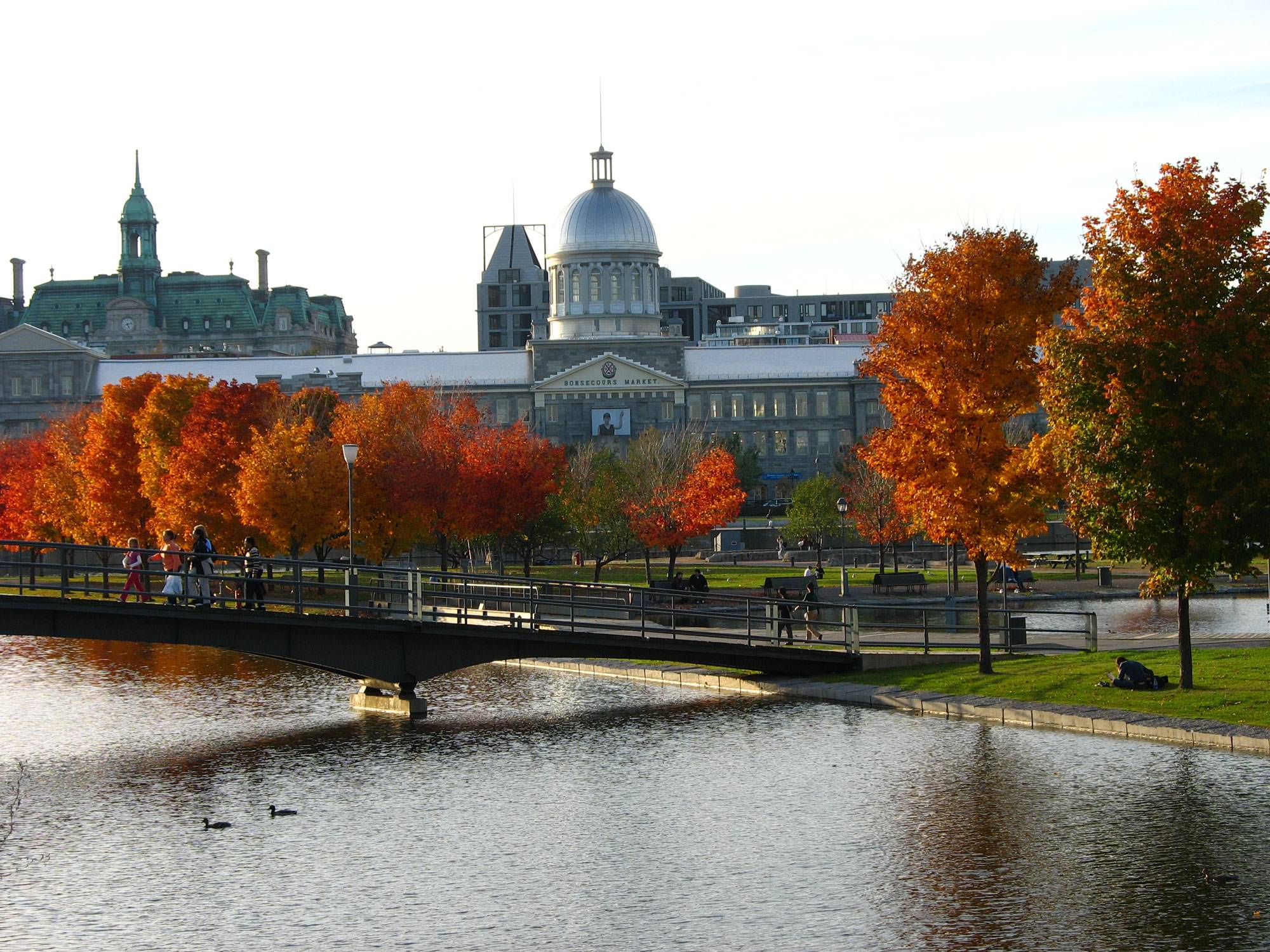 Saison automnale Journée d'automne dans le Vieux Port de Montréal