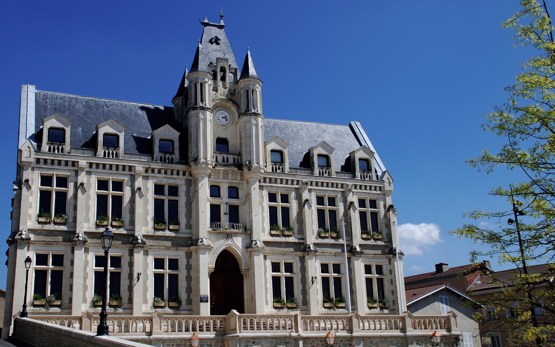 Batiments administratifs Mairie de st Galmier ,Loire 42