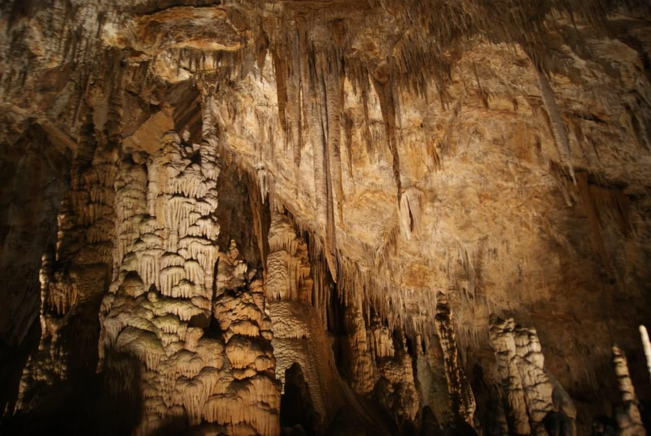 Cavernes et Grottes Massif de piques