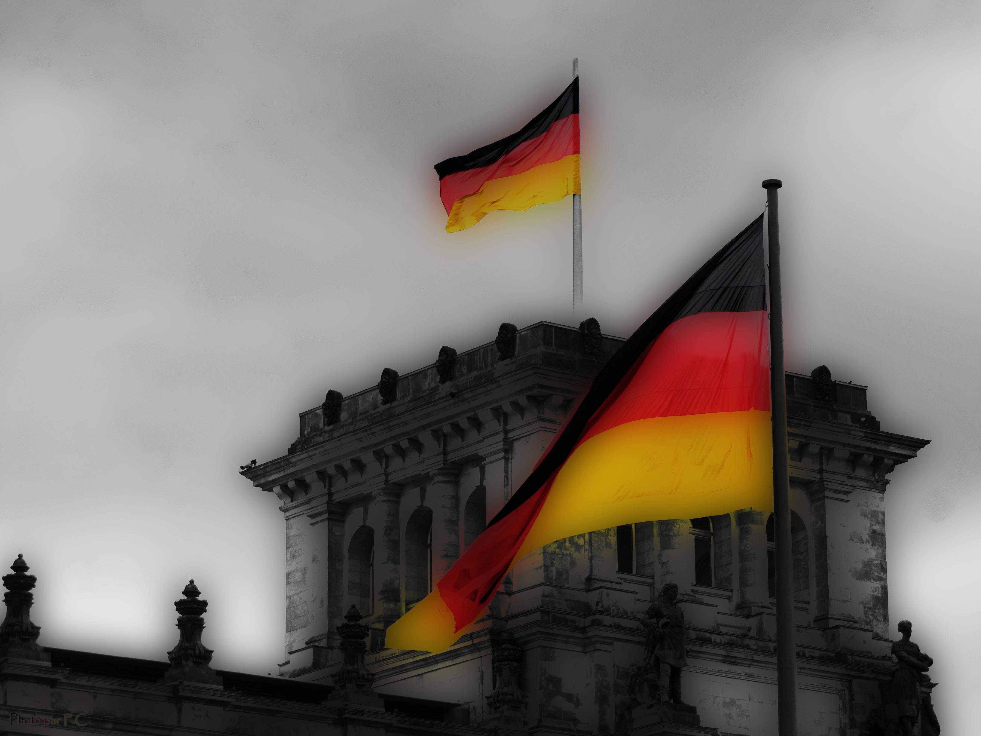 Edifices Reichstag - Drapeaux au vent