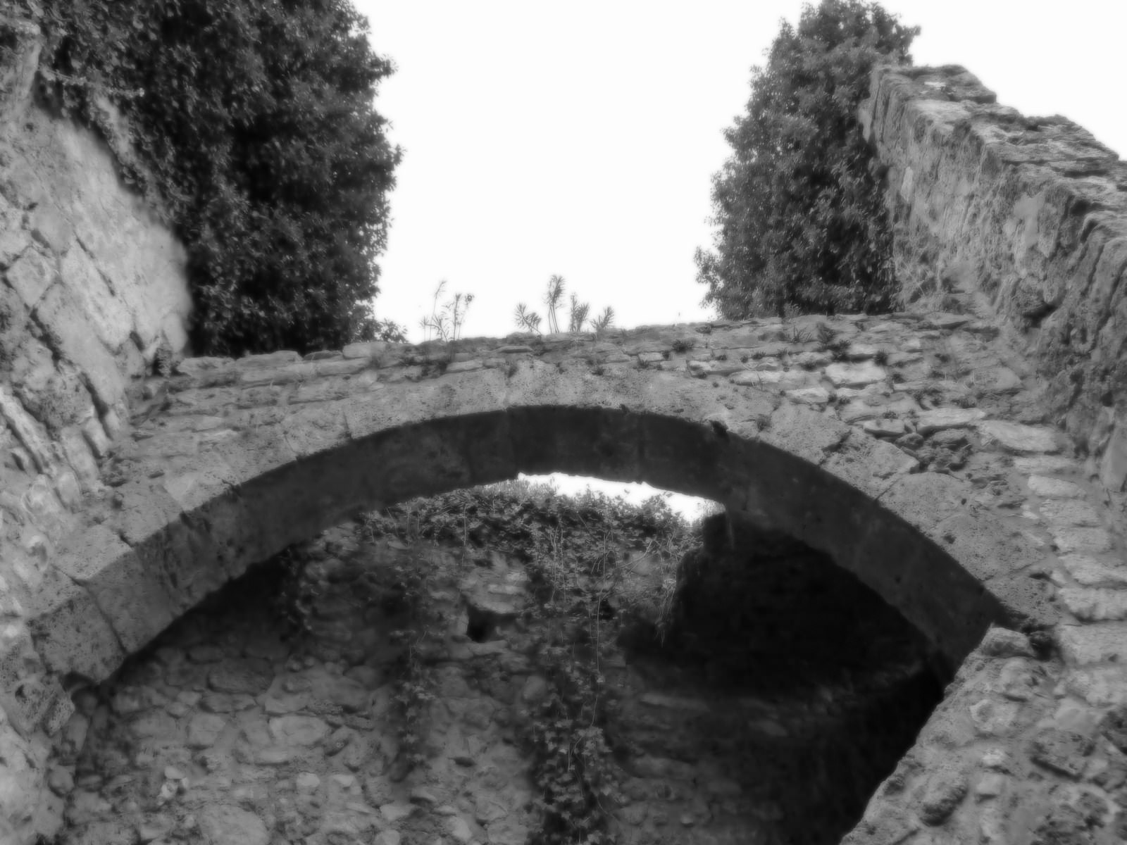France Languedoc Roussillon L'arche de pierre à Saint Guilhem