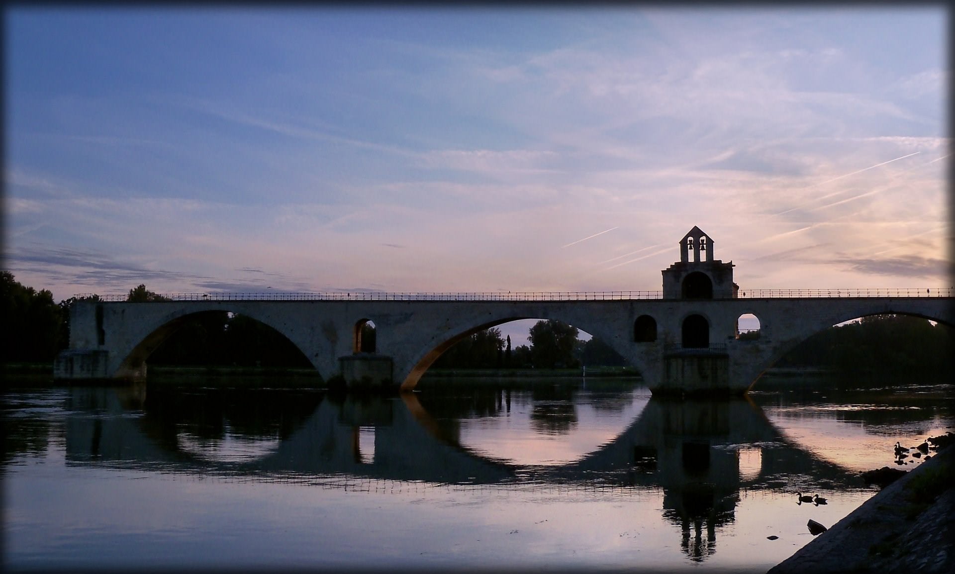 France Provence Alpes et Cote d Azur Le Pont d'Avignon au lever du soleil (84)