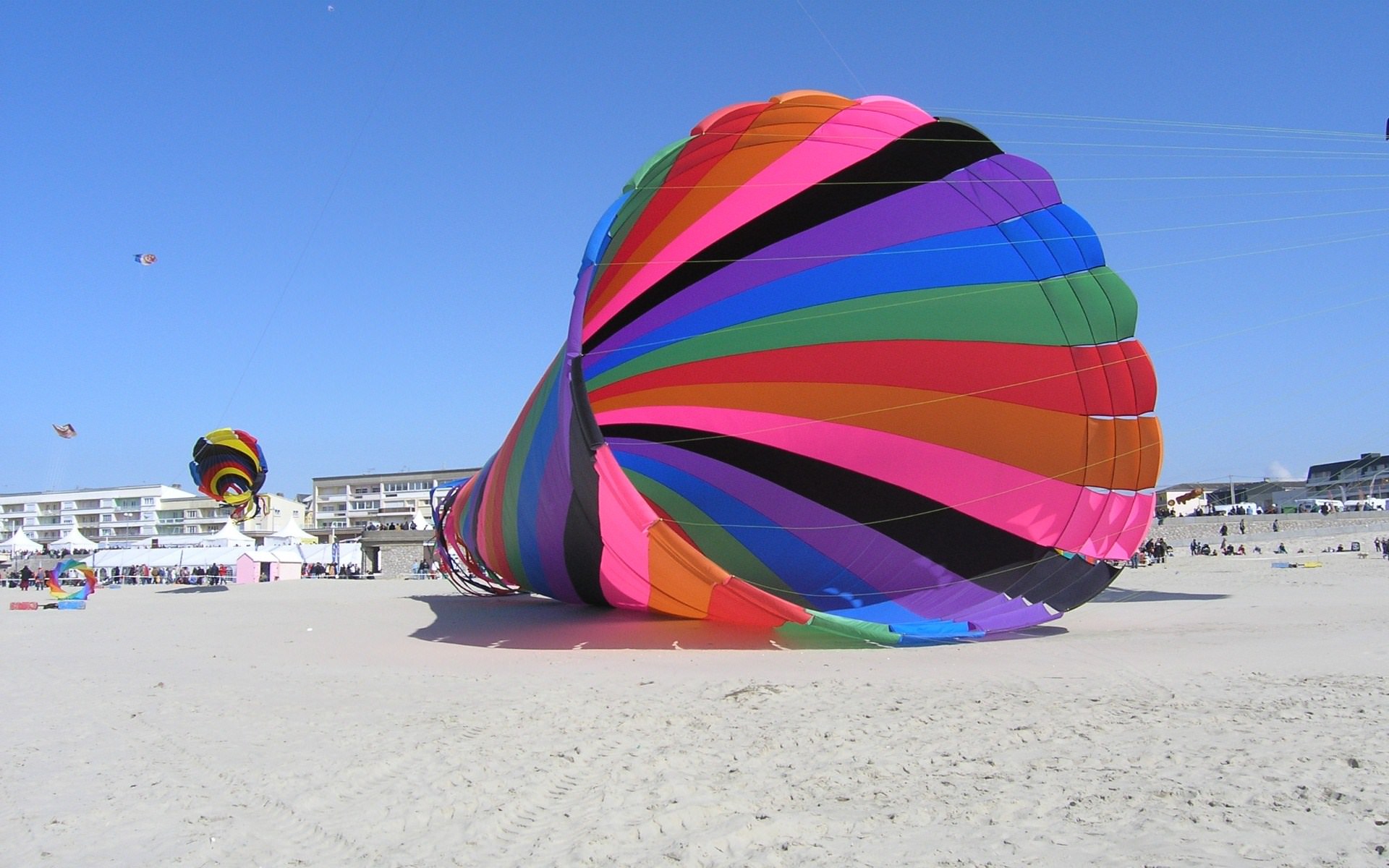 Montgolfieres et Dirigeables Féerie de couleurs
