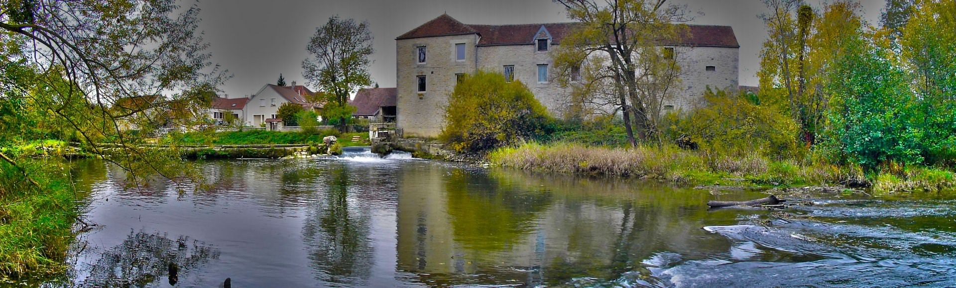 Moulins et Eoliennes Perrigny sur Armançon : le moulin