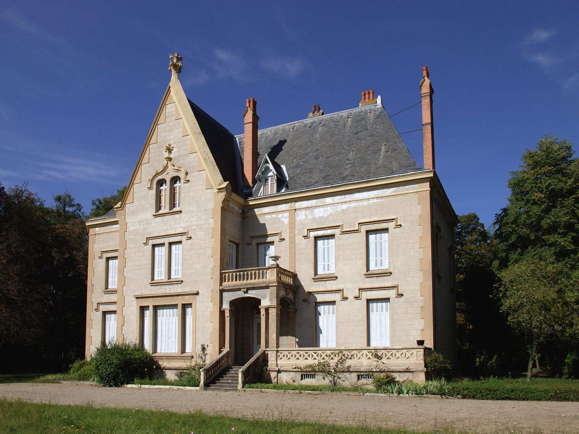 Chateaux et Palais chateau sainte Anne ,Loire 42
