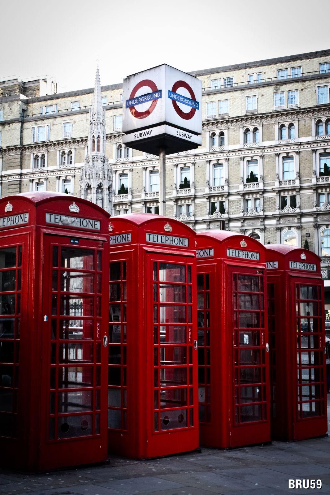 Grande Bretagne Londres Cabines téléphoniques et métro
