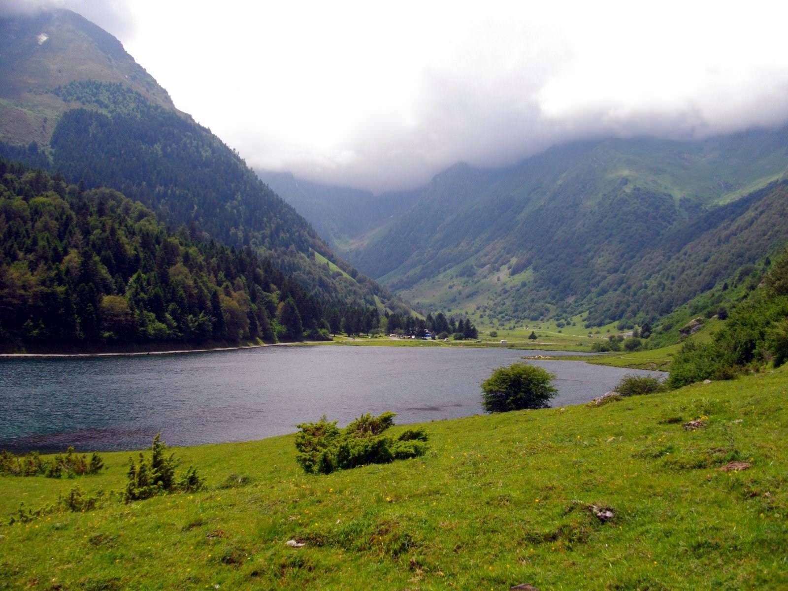 Lacs et Etangs lac d'estaing (pyrénées)