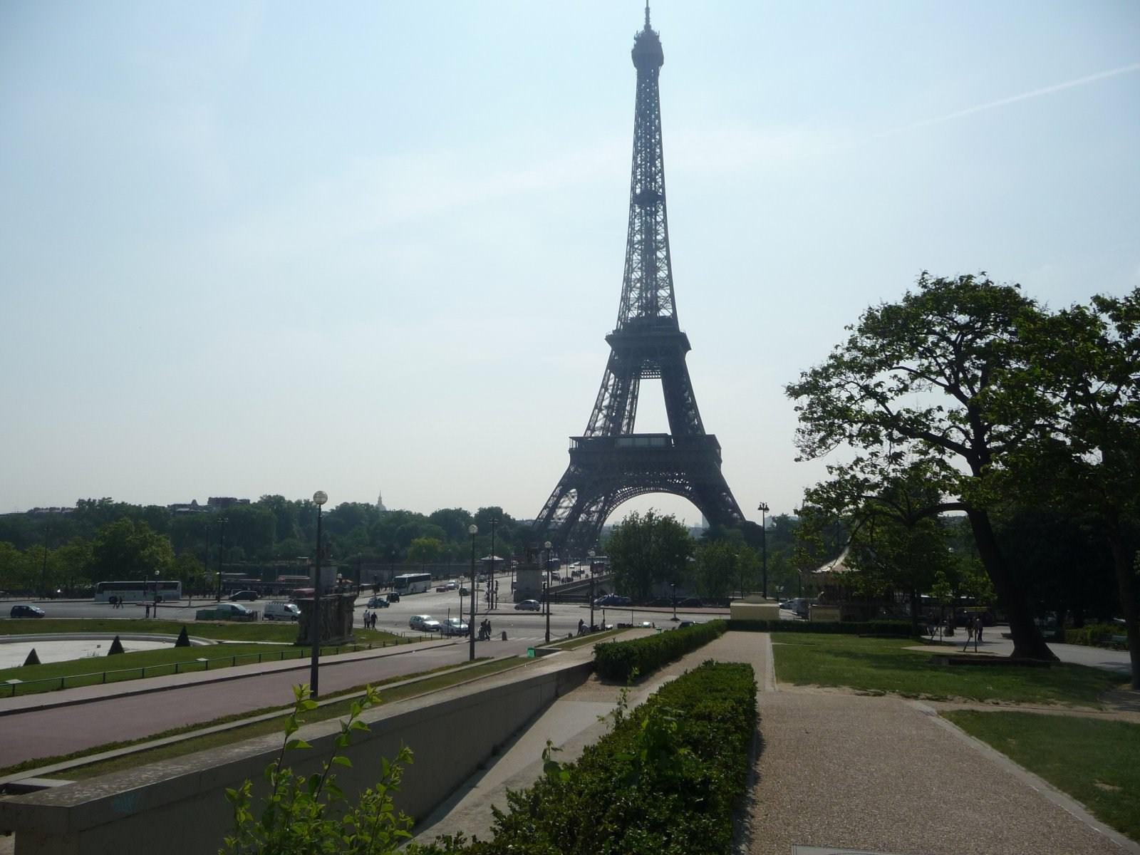 Statues et Monuments Tour Eiffel