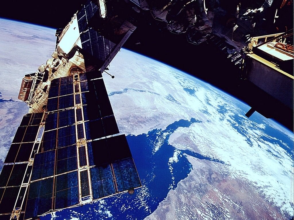 Satellites et Stations Wallpaper N°38520