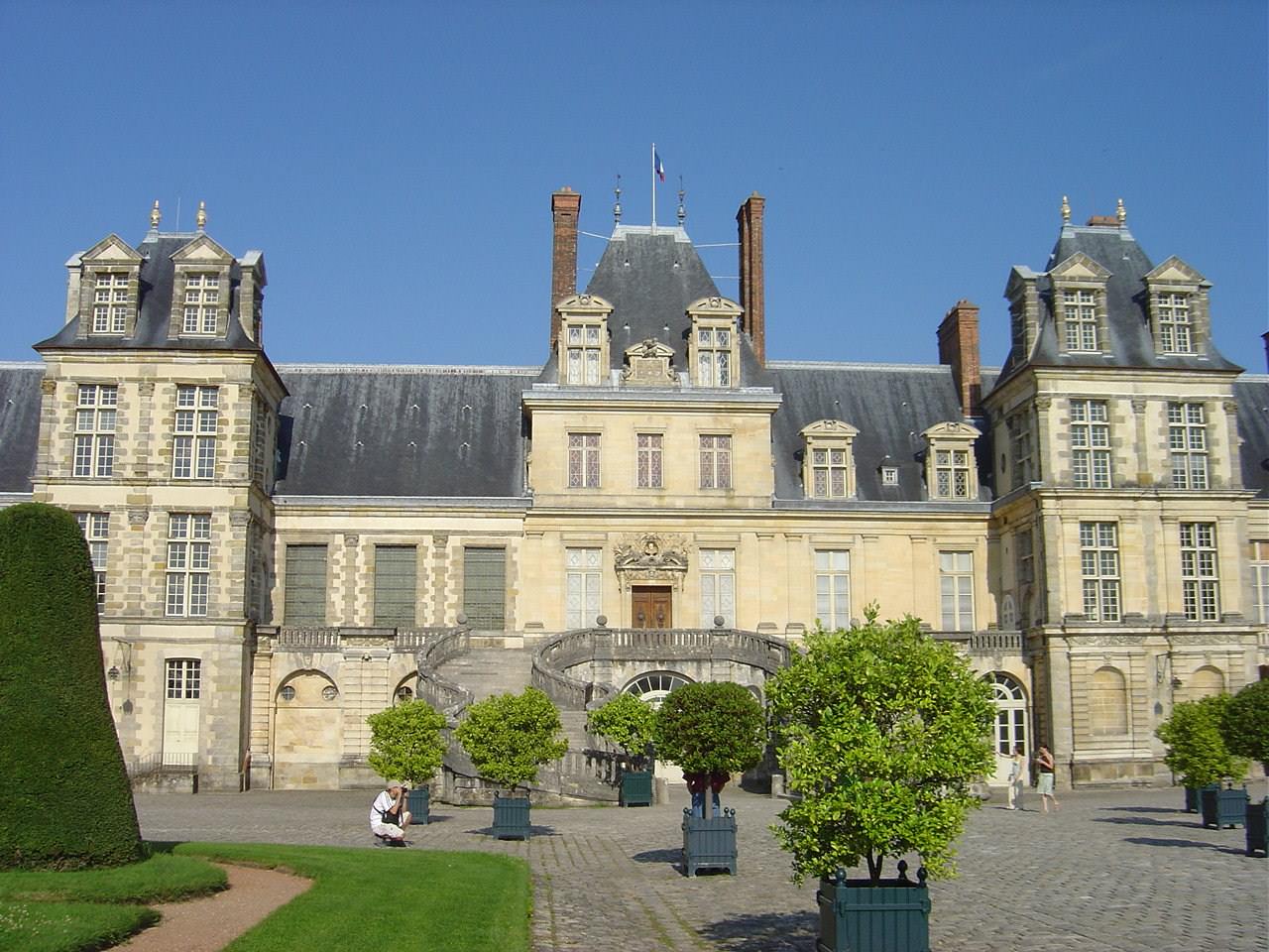 France Paris Voici le château vue de l'allée centrale