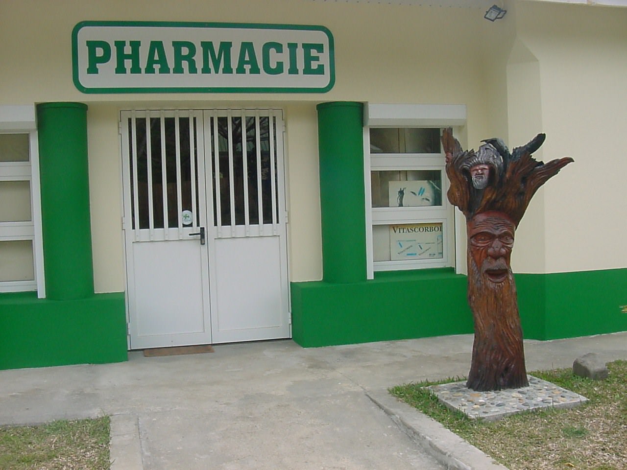 Nouvelle Caledonie Pharmacie de Ponériouen