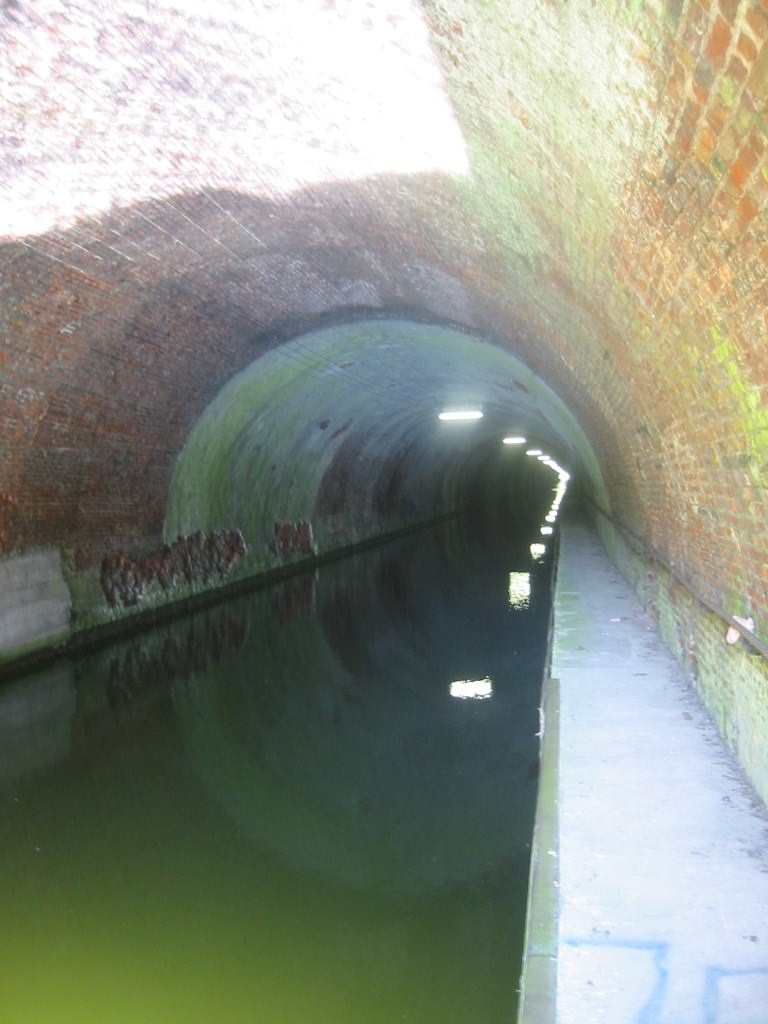 France Picardie Canal souterrain