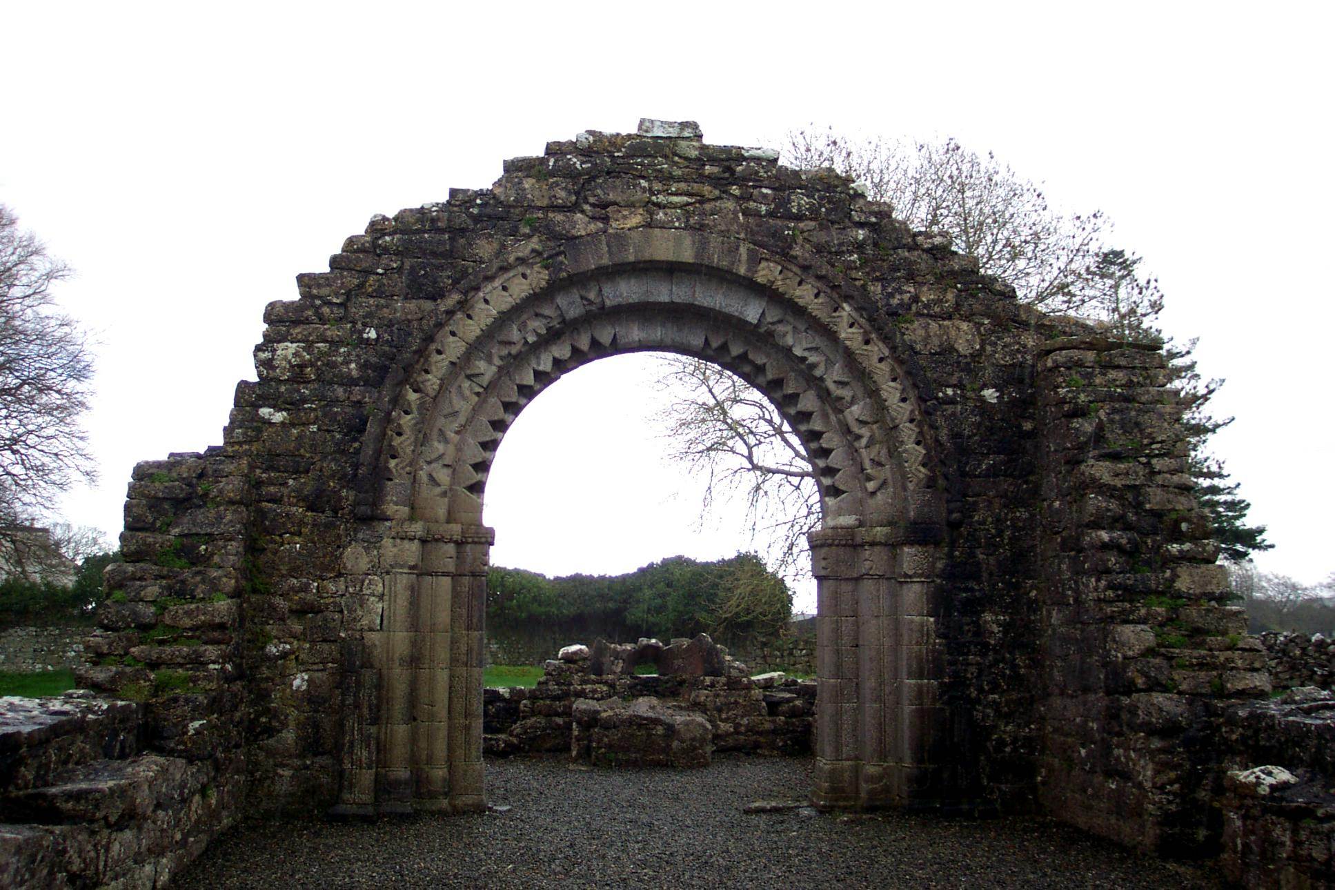 Irlande Arche à Clonmacnoise