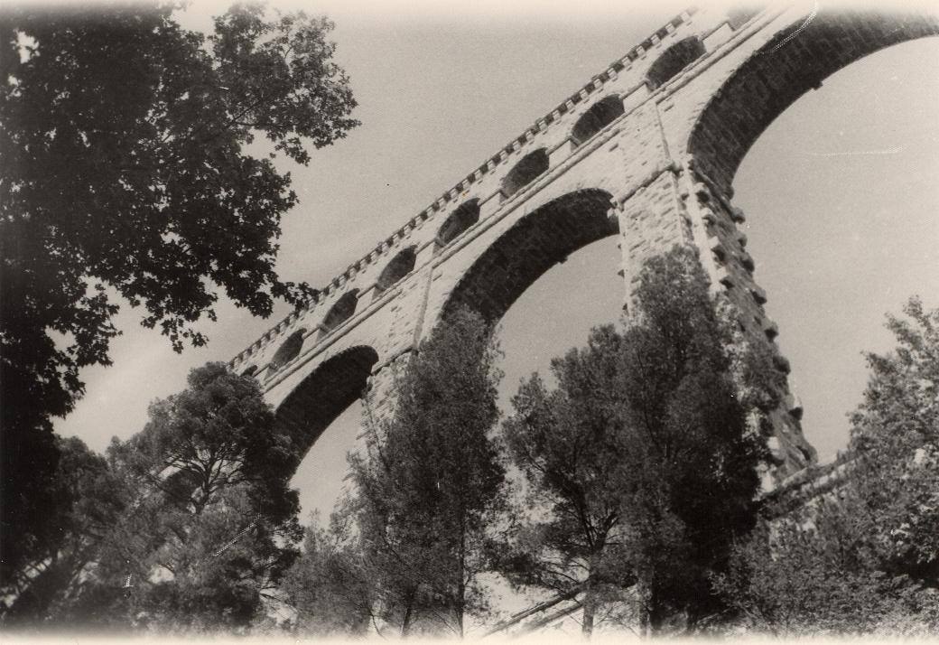 Ponts et Aqueducs Noir et blanc AQUEDUC