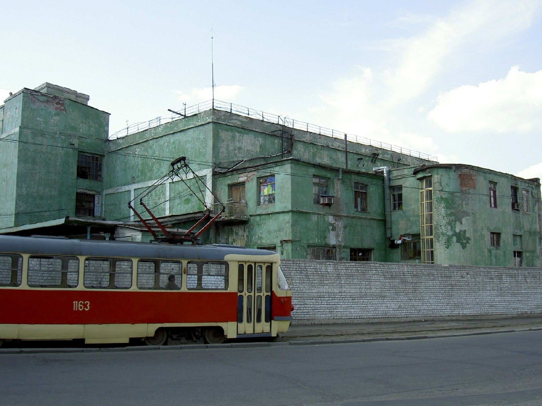 Russie Tramway dans une rue de Yalta