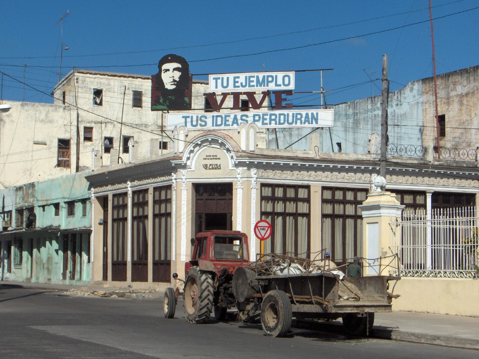 Cuba A Cienfuego, mais ché oune promenade en ville