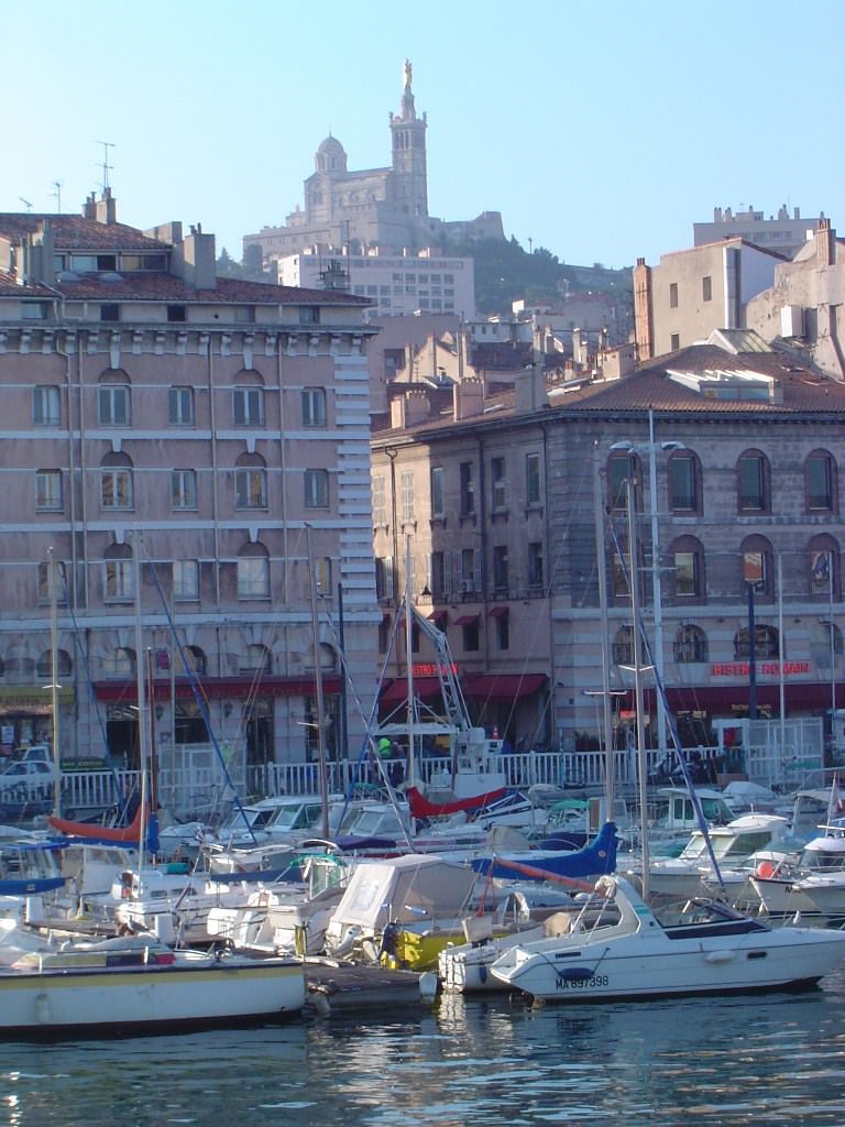 France Provence Alpes et Cote d Azur Le vieux port de Marseille et notr dame de la gard