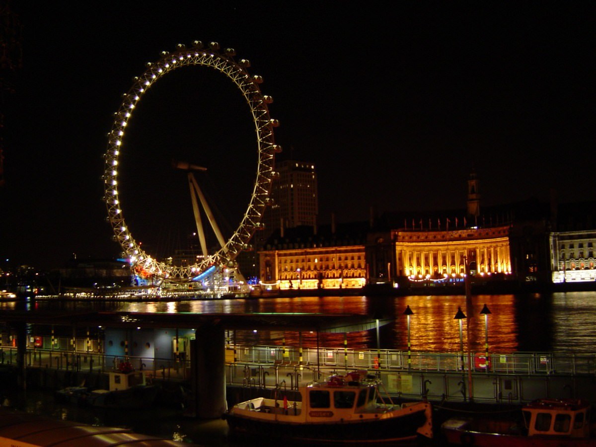 Grande Bretagne London's Wheel by night