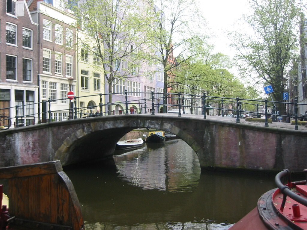 Pays Bas Petit pont sur canal (Amsterdam)