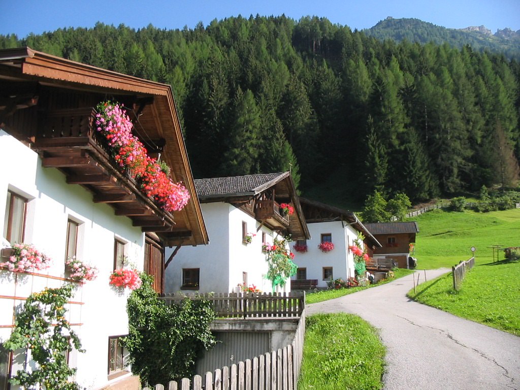 Autriche Tyrol, châlets à Neustift