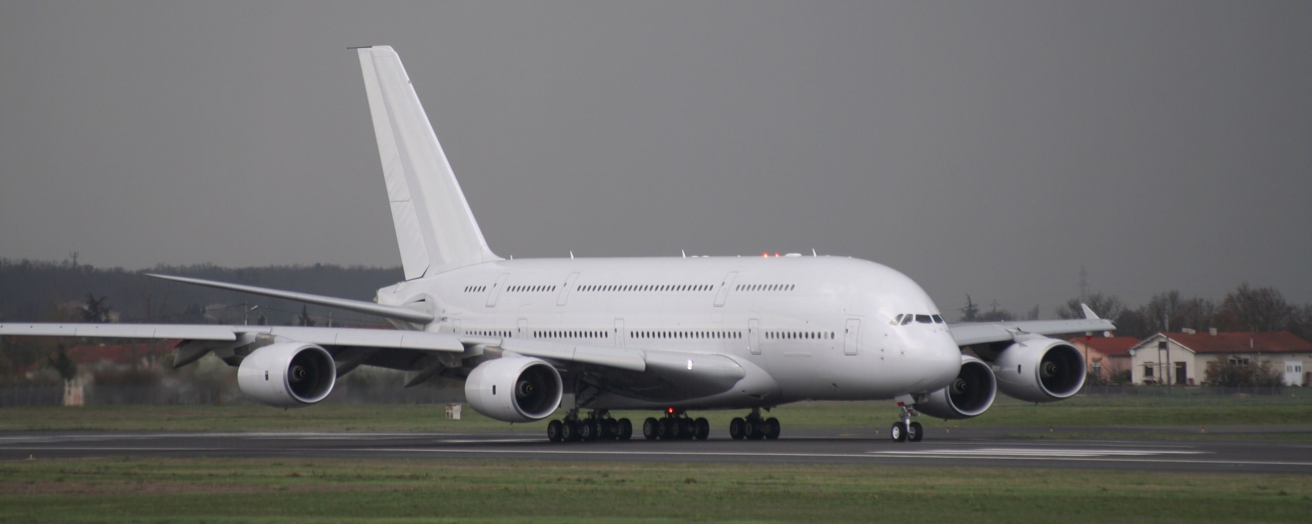 Avions de ligne A380 au roulage